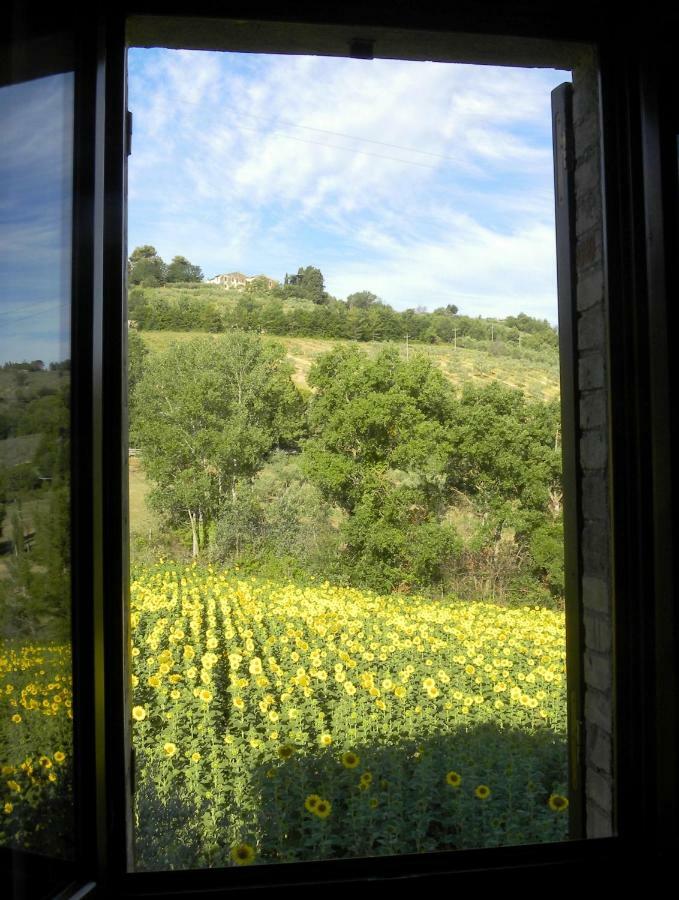 Appartamenti Verde Collina Umbra Bevagna Exterior photo